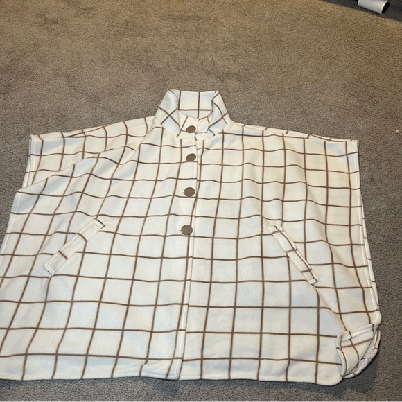 Women’s LeModa Cape Wrap Poncho Type Jacket White Brown Soft Warm - Picture 6 of 8
